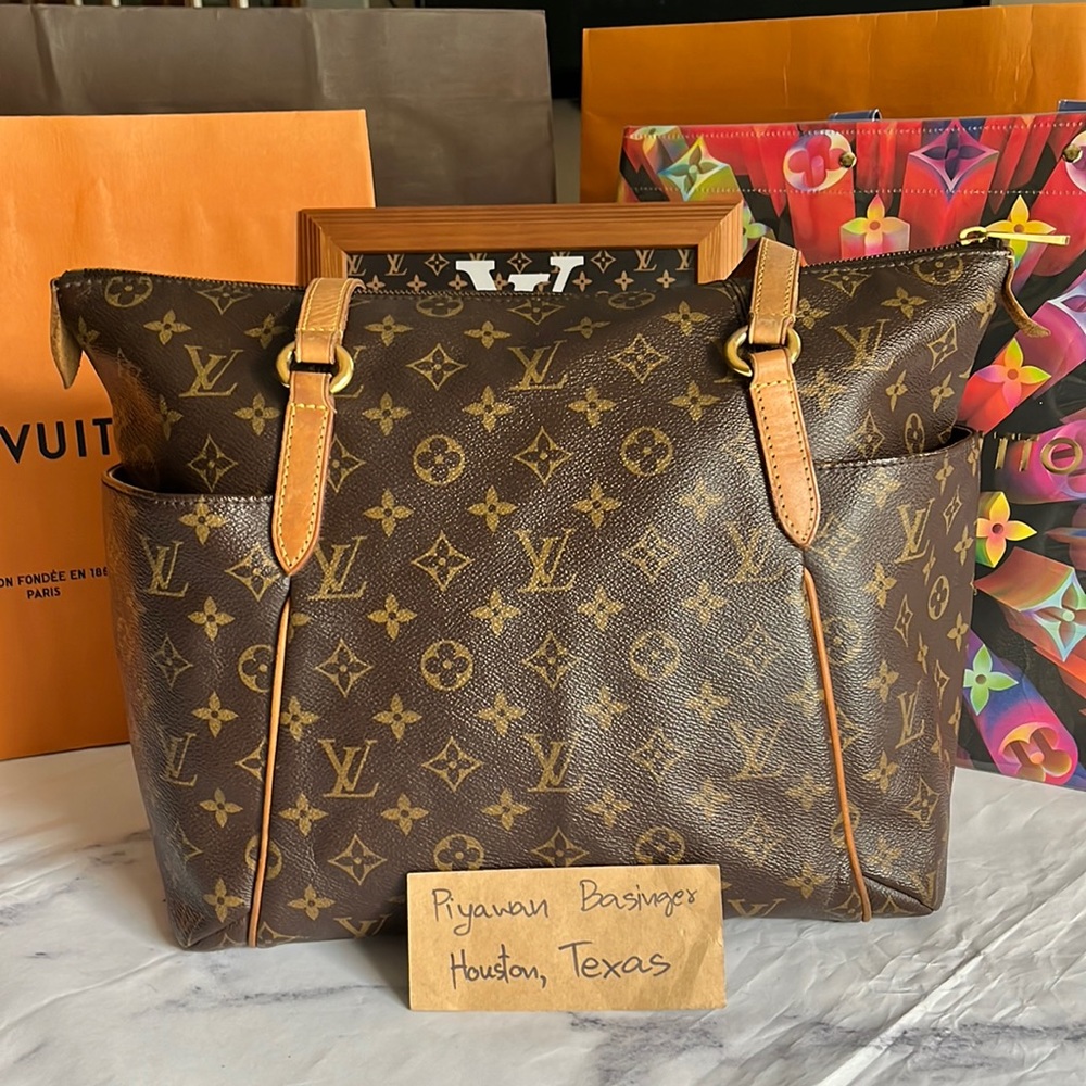 Authentic Louis Vuitton Totally MM